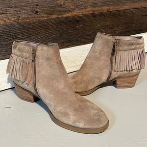 Naturalizer Women's Zeline Ankle Bootie in Taupe